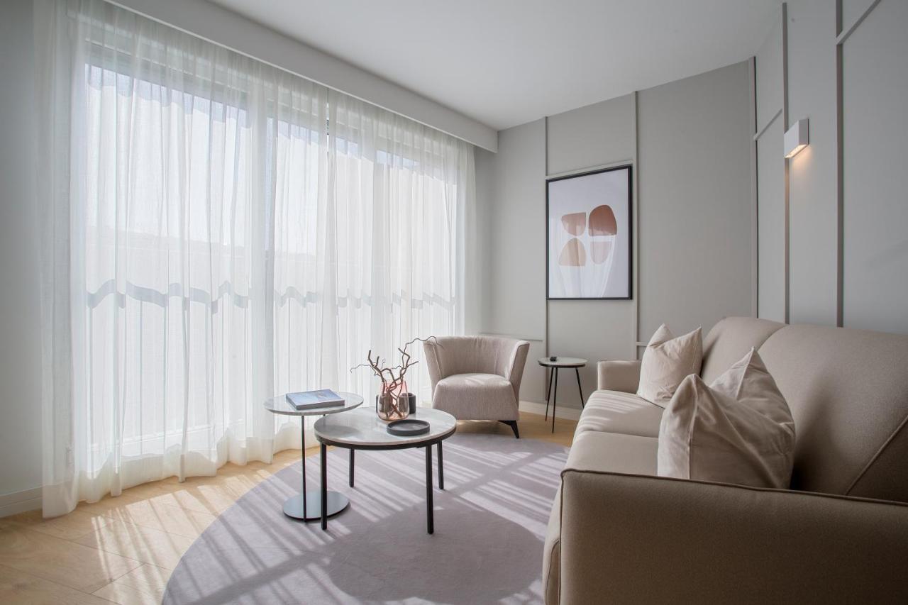 Uma Suites O'Donnell Мадрид Экстерьер фото